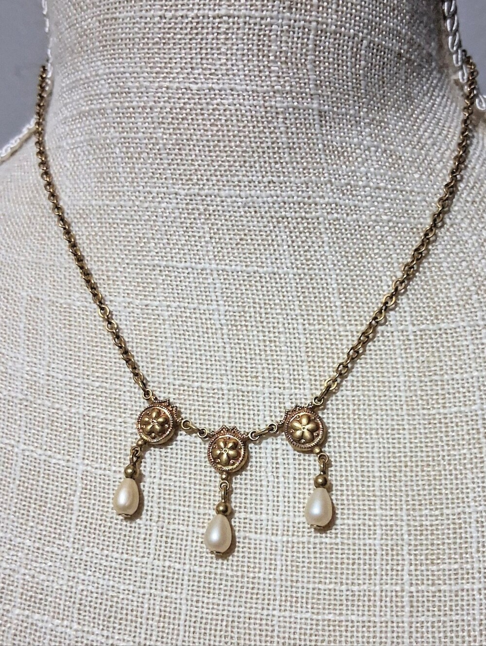 Vintage Delicate Gold Necklace - 3 Gold Circles w/ Faux Pearls - 14k Plated
